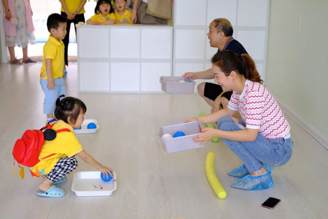 宝贝家里生活记录_家庭宝贝日常说说_宝贝的家庭表现怎么写